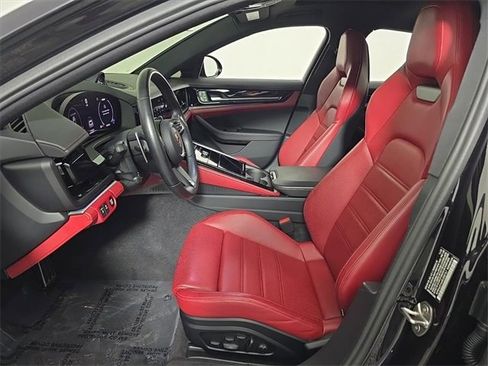 Certified 2024 Porsche Panamera image 5