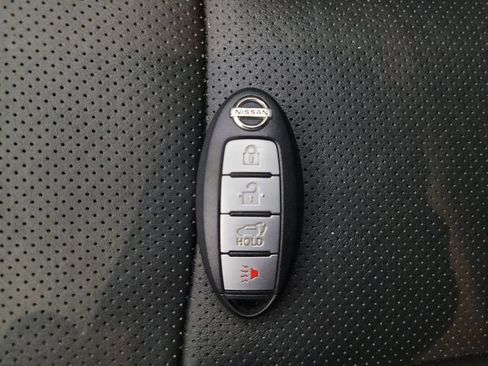 Used 2014 Nissan Rogue SL image 32