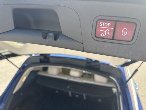 Used 2020 Mercedes-Benz GLC 300 4MATIC image 11