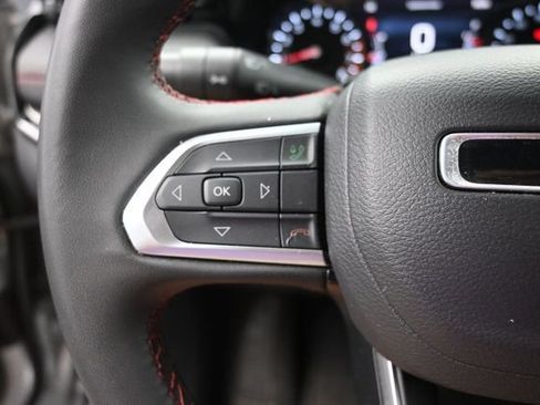 Used 2025 Jeep Compass Trailhawk AWD/4WD image 29