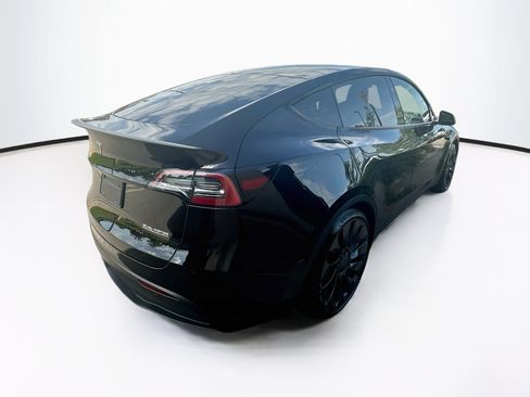 Used 2023 Tesla Model Y Performance AWD/4WD image 9