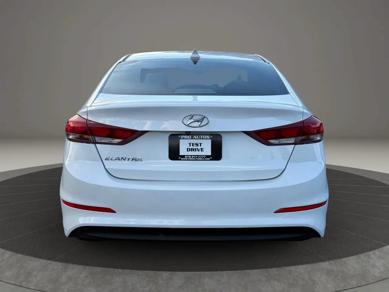 Used 2017 Hyundai Elantra SE FWD image 11