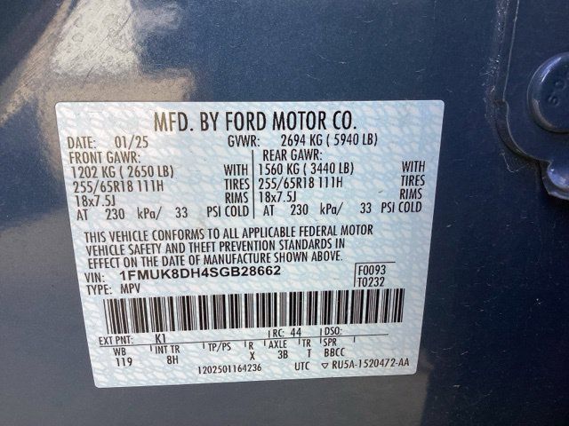 Used 2025 Ford Explorer Active AWD/4WD image 37
