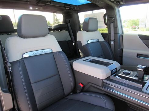 New 2026 GMC Hummer EV 2X image 12