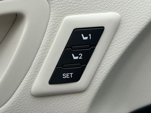 Used 2026 Toyota Sienna Limited image 29