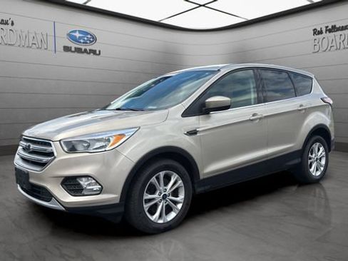 Used 2017 Ford Escape SE w/ SE Cold Weather Package FWD image 10