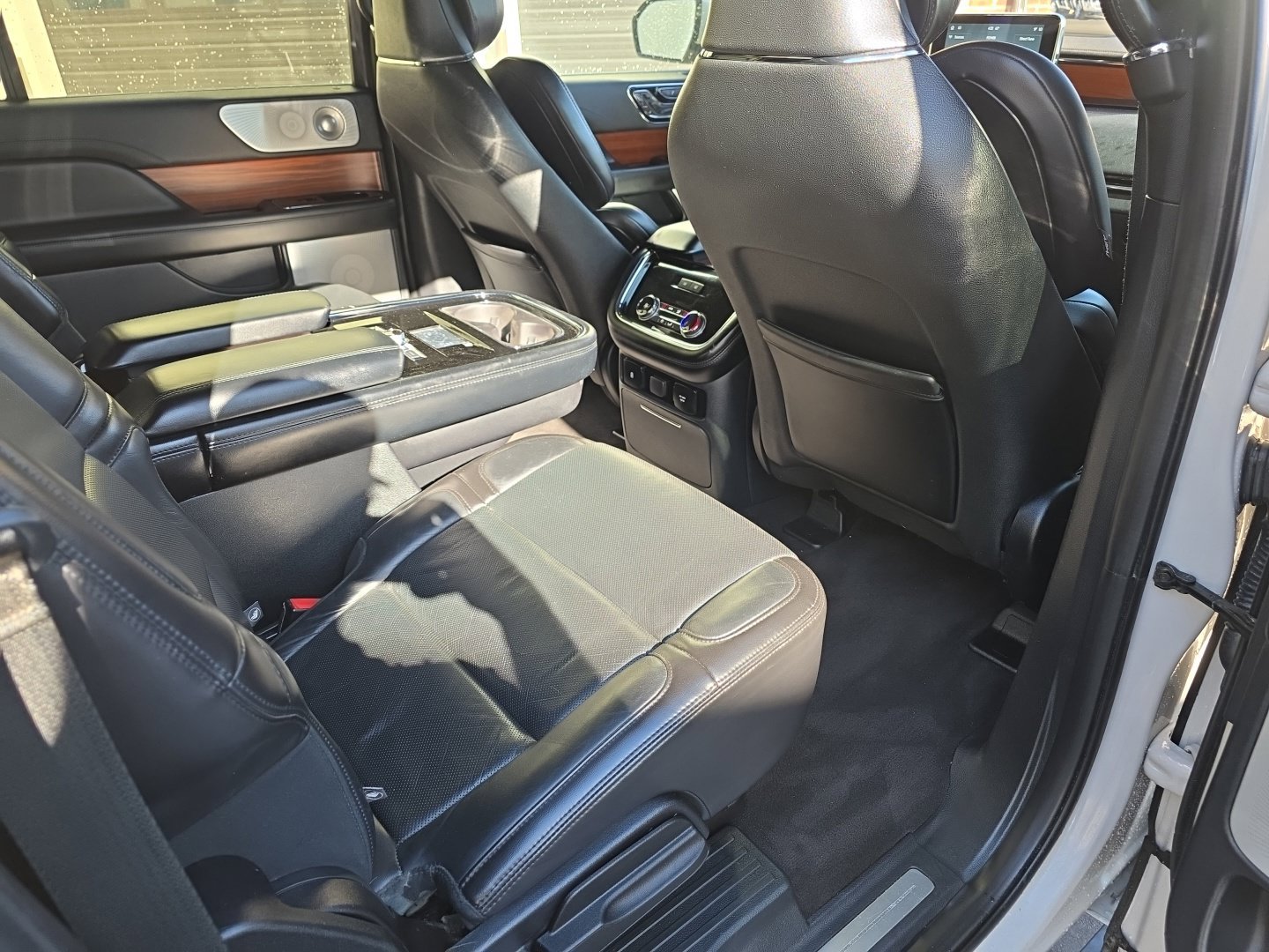 Used 2020 Lincoln Navigator L Reserve w/ Equipment Group 208A Reserve AWD/4WD image 38