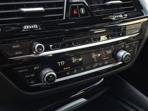 Used 2019 BMW 530i xDrive w/ Convenience Package image 16