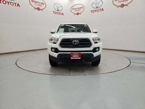 Certified 2019 Toyota Tacoma SR5 image 4