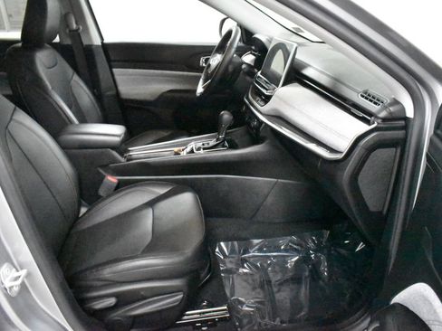 Used 2022 Jeep Compass Latitude w/ Sun and Sound Group image 13