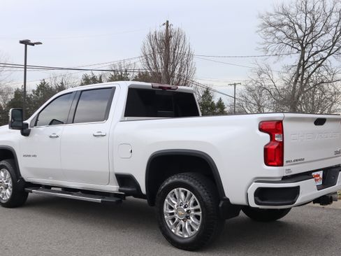 Used 2023 Chevrolet Silverado 2500 High Country w/ Technology Package image 9