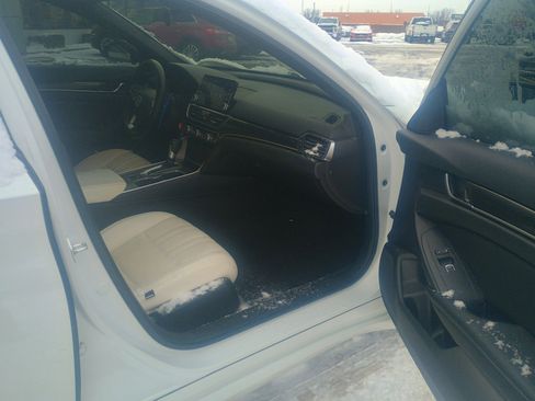 Used 2022 Honda Accord Sport image 14