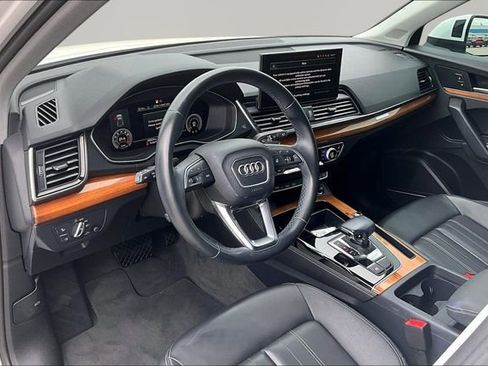 Used 2023 Audi Q5 2.0T Premium Plus w/ Premium Plus Package AWD/4WD image 13