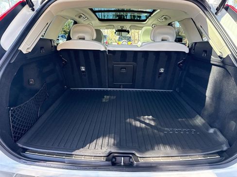 Used 2021 Volvo XC60 T5 Inscription w/ Advanced Package image 12