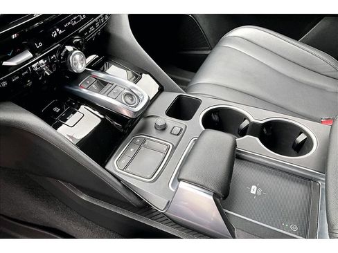 Used 2022 Acura MDX SH-AWD image 17