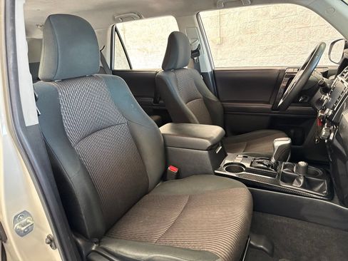 Used 2020 Toyota 4Runner TRD Off-Road AWD/4WD image 50