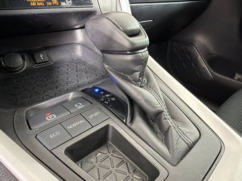 Used 2021 Toyota RAV4 LE FWD image 30