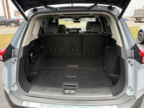 Used 2023 Nissan Rogue Platinum w/ Platinum Premium Package image 12