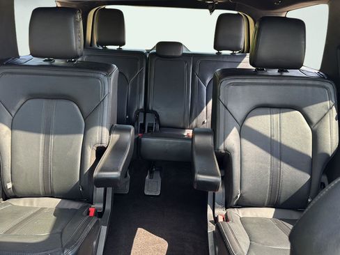 Used 2020 Ford Expedition Limited AWD/4WD image 22