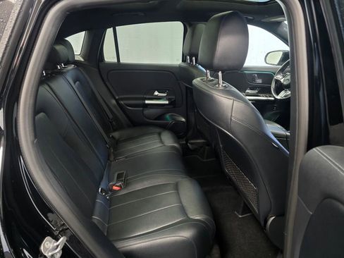 Used 2025 Mercedes-Benz GLA 250 4MATIC image 23