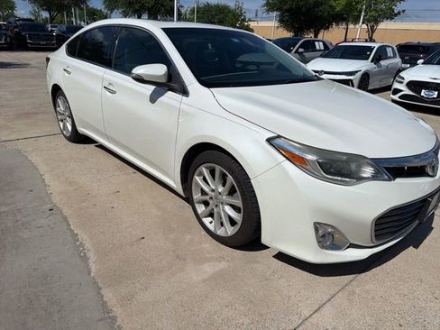 Used 2013 Toyota Avalon Limited FWD image 3