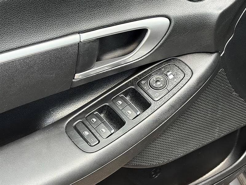 Used 2025 Hyundai Sonata SE FWD image 15