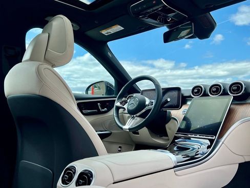 Certified 2022 Mercedes-Benz C 300 4MATIC Sedan image 10