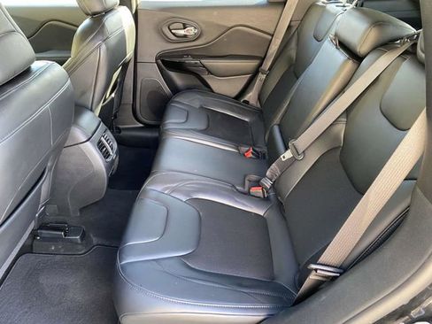 Used 2020 Jeep Cherokee Latitude Plus image 15