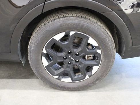 Used 2024 Kia Sorento S image 34