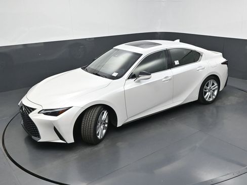 Used 2023 Lexus IS 300 w/ Comfort Package RWD image 30