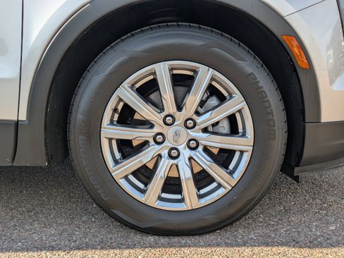 Used 2021 Cadillac XT4 Premium Luxury image 9