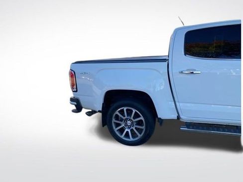 Used 2022 GMC Canyon Denali image 7