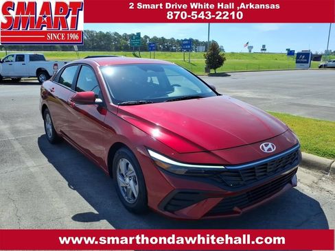 Used 2025 Hyundai Elantra SE FWD image 1