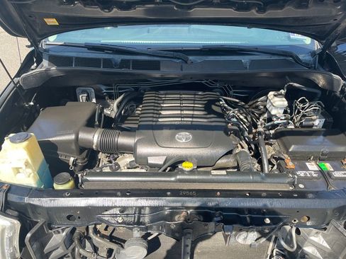 Used 2012 Toyota Tundra Limited w/ TRD Off-Road Pkg image 9