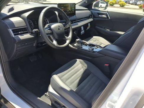 New 2026 Mitsubishi Outlander LE FWD image 16