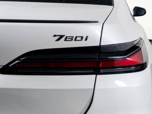 Used 2024 BMW 760i xDrive w/ Executive Package image 13