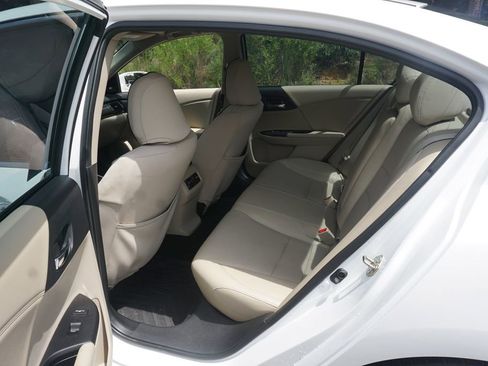 Used 2016 Honda Accord Touring image 14