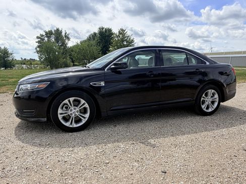 Used 2016 Ford Taurus SEL FWD image 8