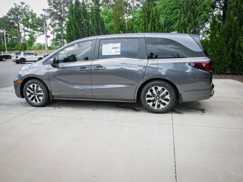 New 2026 Honda Odyssey EX-L image 7