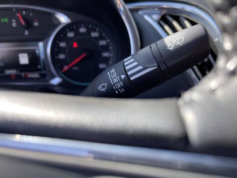 Used 2017 Chevrolet Malibu Premier w/ Driver Confidence Package image 22