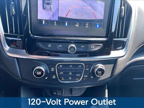 Used 2023 Chevrolet Traverse LT w/ LT Premium Package AWD/4WD image 20