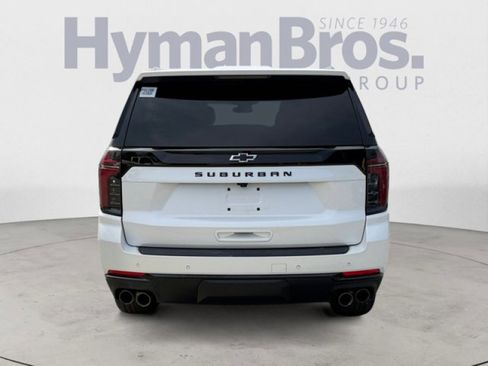 Used 2025 Chevrolet Suburban Z71 image 4