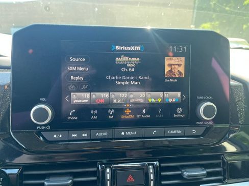 Used 2025 Nissan Pathfinder SV FWD image 24
