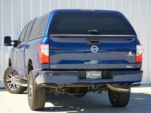 Used 2016 Nissan Titan SL image 5