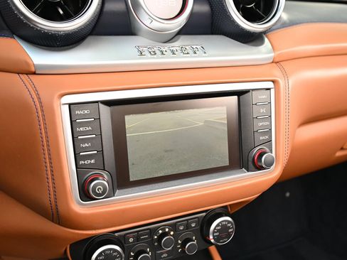 Used 2015 Ferrari California T RWD image 62