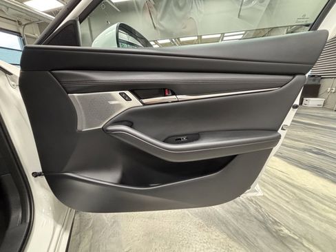 Used 2024 MAZDA MAZDA3 s image 39