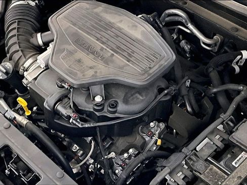 Used 2025 Cadillac XT6 Premium Luxury image 43