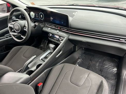 Used 2024 Hyundai Elantra SEL FWD image 31
