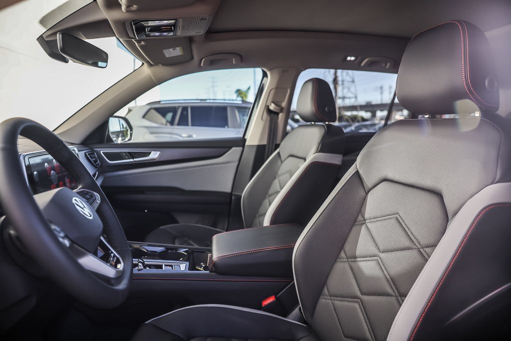 New 2026 Volkswagen Atlas Peak Edition AWD/4WD image 8
