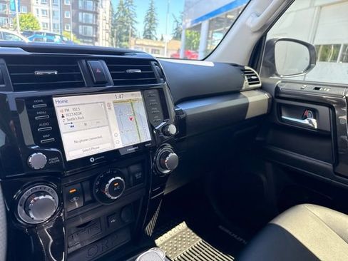 Used 2023 Toyota 4Runner TRD Off-Road Premium w/ Off Road Premium Plus Package AWD/4WD image 28